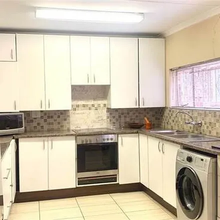 Image 3 - Sumner Avenue, Kibler Park, Gauteng, 2053, South Africa - Apartment for rent