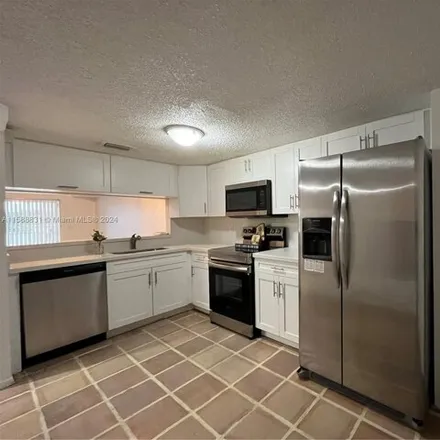 Image 6 - 3243 Nw 44th St Apt 3, Oakland Park, Florida, 33309 - House for rent