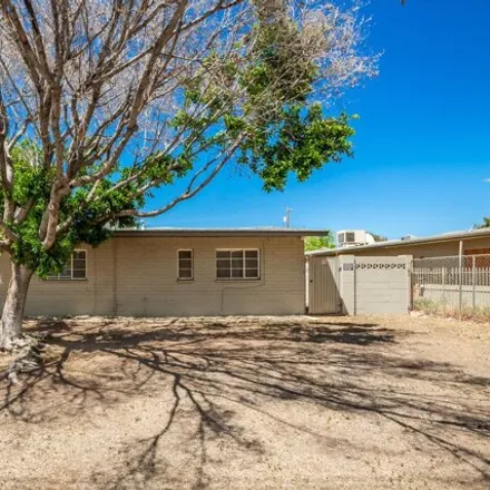 Buy this studio house on 852 West Osborn Road in Phoenix, AZ 85013