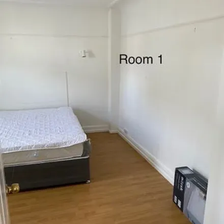 Rent this 5 bed apartment on Ferndale Road in Liverpool, L15 3JZ