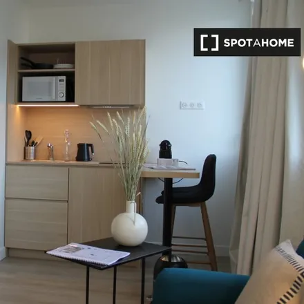 Rent this studio apartment on 51 Boulevard Gallieni in 92130 Issy-les-Moulineaux, France