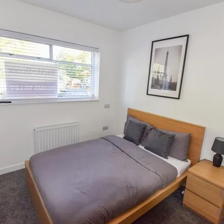 Rent this 1 bed townhouse on Westdale Road in Mansfield Woodhouse, NG19 7BZ