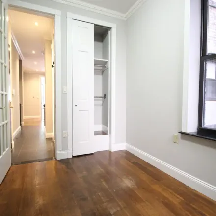 Image 3 - 309 East 8th Street, New York, NY 10009, USA - Apartment for rent