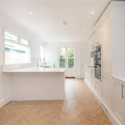 Image 6 - Cathles Road, London, SW12 9LE, United Kingdom - Apartment for rent