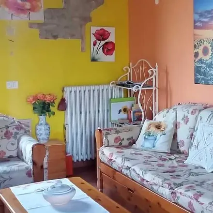 Rent this 3 bed townhouse on 53041 Asciano SI