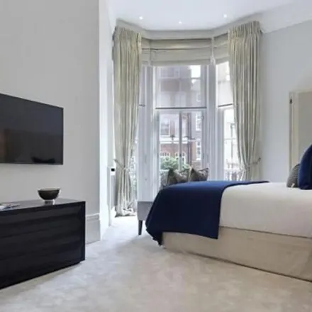 Rent this 1 bed apartment on 52-56 Pont Street in London, SW1X 0AE