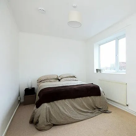 Image 5 - 2-16 Carbis Road, London, E14 7TH, United Kingdom - Apartment for rent