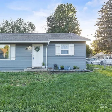 Buy this 4 bed house on 1417 North Ohio Avenue in Caldwell, ID 83605