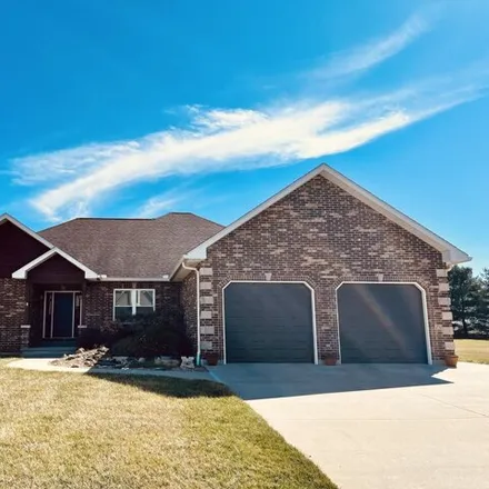 Buy this 5 bed house on 238 East Meadow Crest Court in Marshall, MO 65340