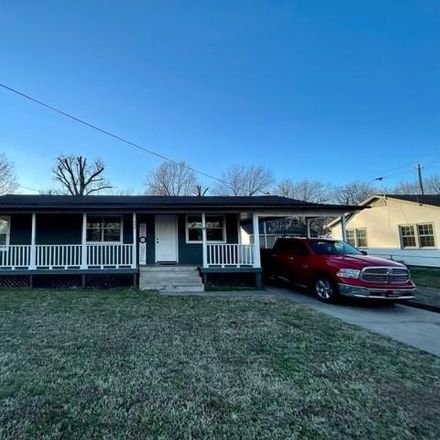 Rent this 2 bed house on 404 South Oak Hill Street in Twin Springs, Siloam Springs
