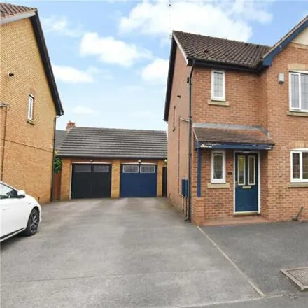 Buy this 3 bed duplex on Suffield Road in Drighlington, LS27 7WA