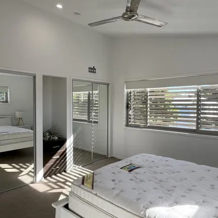 Image 5 - Dolphin Avenue, Mermaid Beach QLD 4218, Australia - Apartment for rent