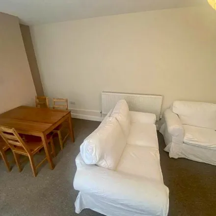 Rent this 2 bed apartment on Pantygwydr Baptist Church in Ernald Place, Swansea