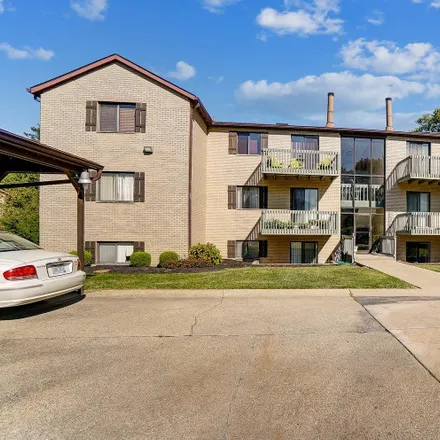 Buy this 2 bed condo on 2070 Woodtrail Drive in Fairfield, OH 45014