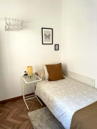 Image 3 - Carrer de Còrsega, 635, 08025 Barcelona, Spain - Room for rent