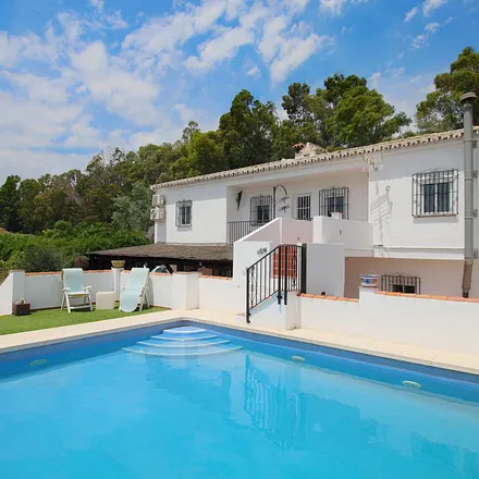 Buy this 6 bed house on 29100 Coín
