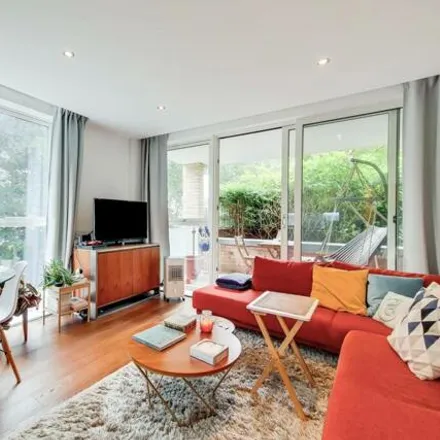 Buy this 1 bed apartment on Victoria Place in London, TW9 1RU