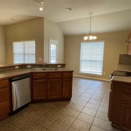 Image 5 - Caracara Drive, Norman, OK 73019, USA - House for rent