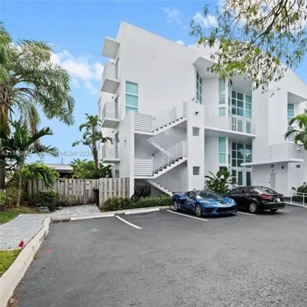 Buy this 2 bed condo on 1376 Southeast 15th Street in Lauderdale Harbors, Fort Lauderdale