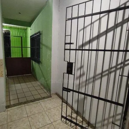 Buy this 5 bed apartment on Rua Vinte e Cinco in Vila Nova, Vila Velha - ES