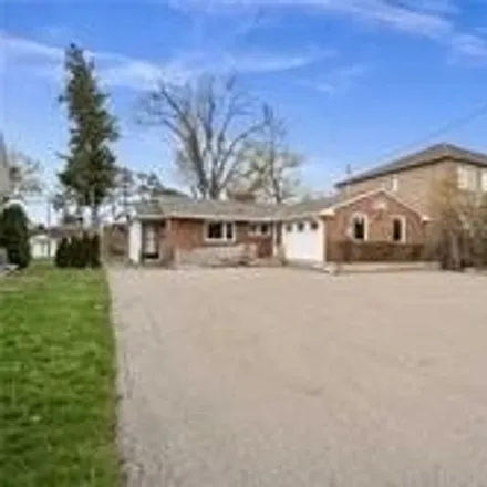 Image 2 - 203 Carrville Road, Richmond Hill, ON L4C 7A1, Canada - House for sale