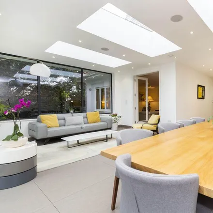 Rent this 5 bed house on 15 Barnet Gate Lane in London, EN5 2AA