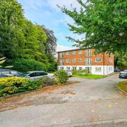 Buy this 1 bed apartment on Lower Edgeborough Road in Guildford, GU1 2EU