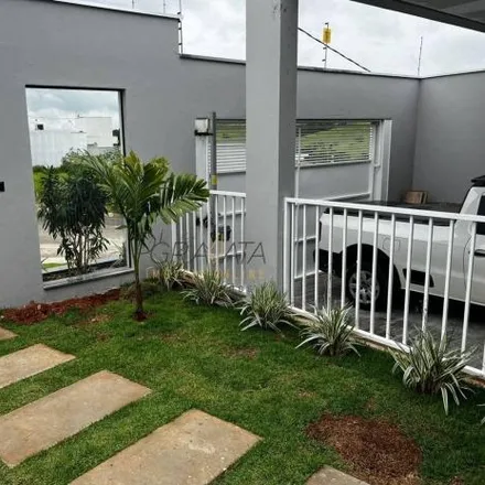 Buy this 3 bed house on Rua Belo Horizonte in Jardim Andere, Varginha - MG