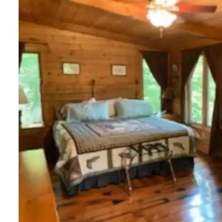 Rent this 3 bed house on Scaly Mountain in NC, 28775