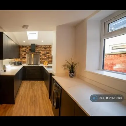 Rent this 6 bed townhouse on 55 Albert Edward Road in Liverpool, L7 8RZ