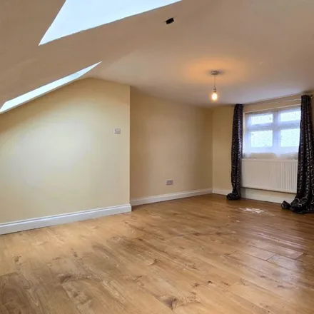 Rent this 4 bed apartment on Stuart Crescent in Reigate, RH2 8EB
