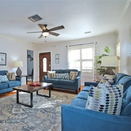 Image 4 - Coconut Beach House, 940 Narcissus Avenue, Clearwater, FL 33767, USA - House for sale