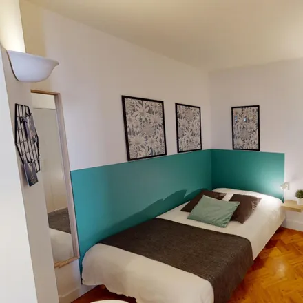 Rent this 4 bed room on 200 Grande Rue de la Guillotière in 69007 Lyon, France