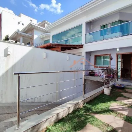 Buy this 3 bed house on Rua Nadir Diniz e Silva de Macedo in Sede, Contagem - MG
