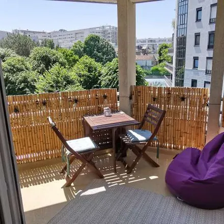 Image 4 - Rond-Point Guimard, 92130 Issy-les-Moulineaux, France - Apartment for rent
