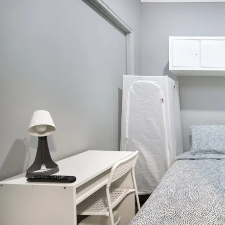 Rent this 6 bed room on Rua Aniceto do Rosário 8 in 2700-059 Amadora, Portugal