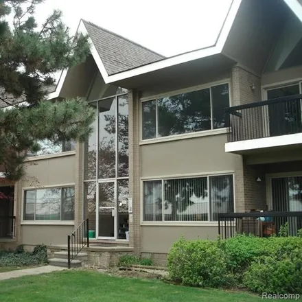 Rent this 2 bed condo on 1989 Klingensmith Rd in Bloomfield Hills, Michigan