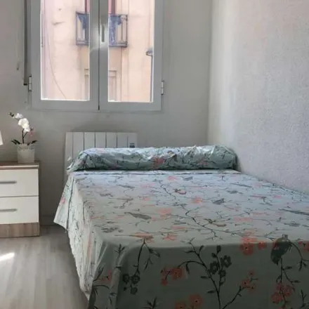 Rent this 1 bed apartment on Centro Parroquial Felipe Neri in Camino de Valderribas, 39