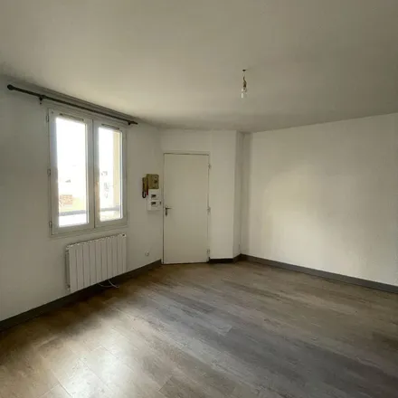 Image 4 - 19 Rue Maurice Delamare, 27340 Pont-de-l'Arche, France - Apartment for rent