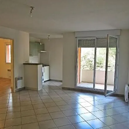 Rent this 2 bed apartment on 114 Rue Vestrepain in 31100 Toulouse, France