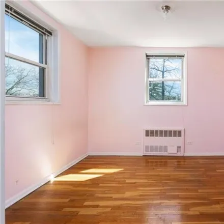 Image 4 - 2711 Avenue X, New York, NY 11229, USA - Apartment for sale