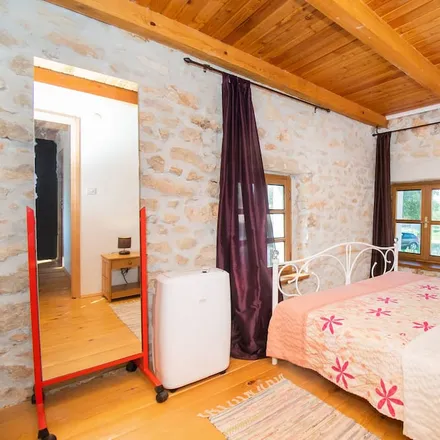 Rent this 5 bed house on Lišane Tinjske in 23423 Grad Benkovac, Croatia