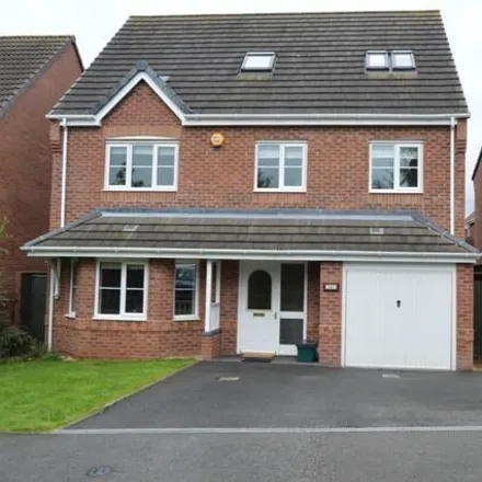Rent this 7 bed house on 41 Galingale View in Newcastle-under-Lyme, ST5 2GQ