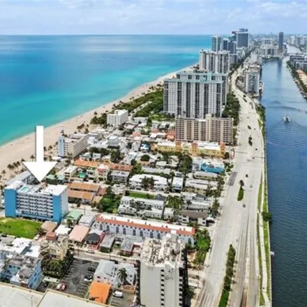 Image 2 - 320 S Surf Rd Apt 501, Hollywood, Florida, 33019 - Condo for sale