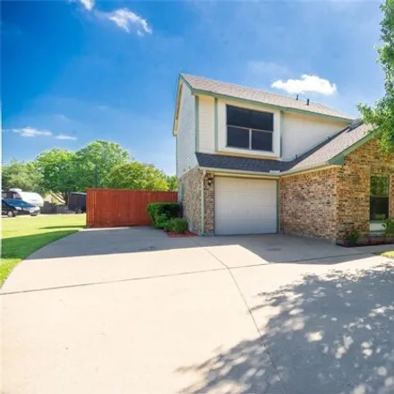 Image 2 - 2300 Oakcrest Drive, Garland, TX 75044, USA - House for sale