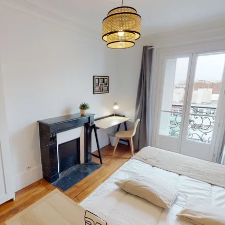 Rent this 9 bed room on 61 rue des Cloys