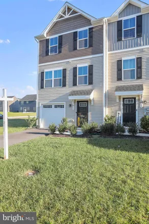 Image 2 - 1301 Gainsboro Drive, Martinsburg, WV 25403, USA - Townhouse for sale