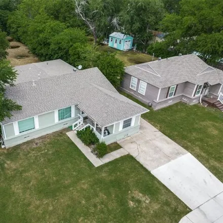 Buy this 3 bed house on 4603 Bonnie View Road in Fruitdale, Dallas
