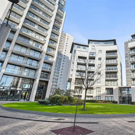 Rent this 2 bed apartment on Cornish House in Pump House Crescent, London