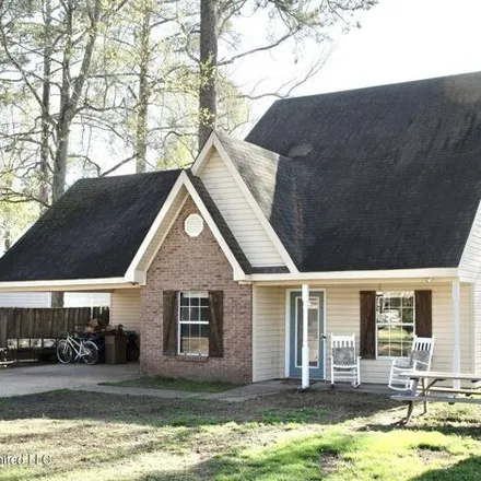 Buy this 3 bed house on 523 Stonecreek Drive in Brandon, MS 39042